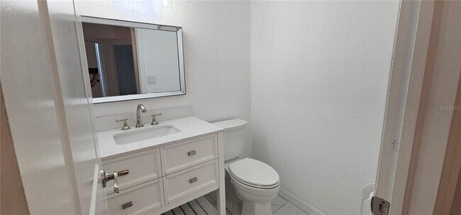 Building Photo - 5220 Landings Blvd