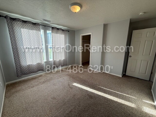 Building Photo - NO DEPOSIT option available for qualified ...