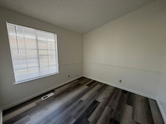 Building Photo - 6381 Enchanted Valley Dr