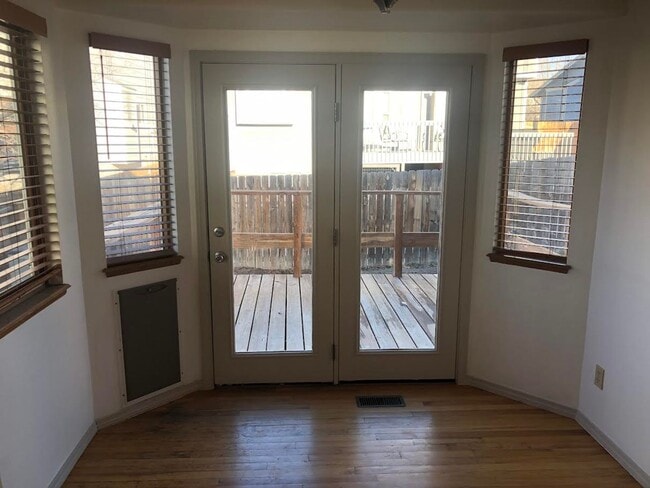 Building Photo - Nice Four Bedroom, Three bath home with Main Level Primary Bedroom, Newly Renovated