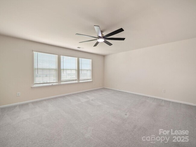 Building Photo - 1067 Winnett Dr