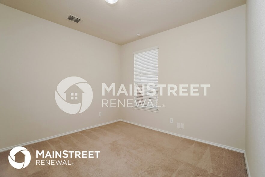 Building Photo - 11910 Fieldcrest Run