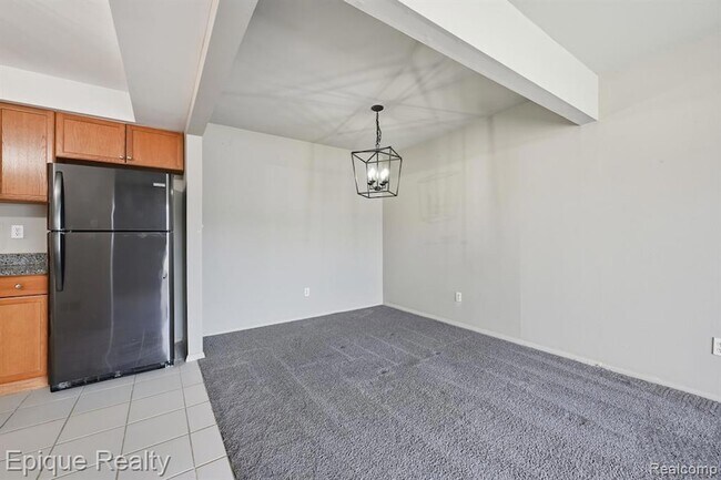 Building Photo - 29792 City Center Dr