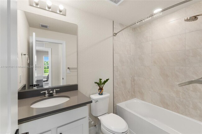 Building Photo - 2917 Olivia Ave