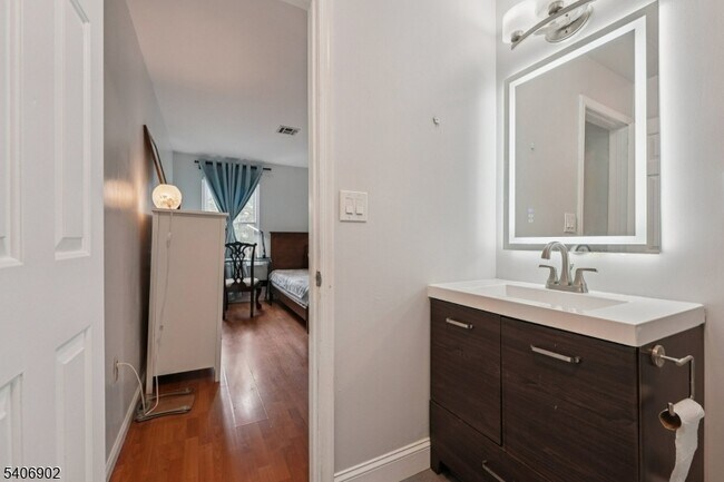 Building Photo - 10 De Palma Ct