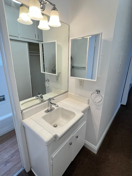 Building Photo - 244 5th St