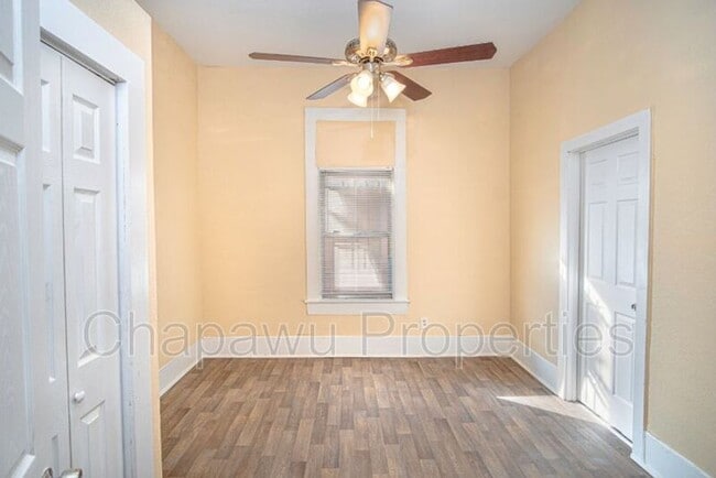 Building Photo - 125 Southolme Ave