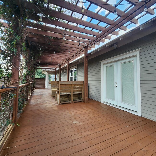 Building Photo - 4121 Rusk St