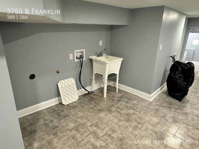 Building Photo - 3750 N Franklin-