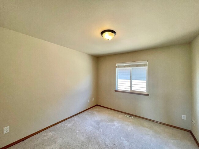 Building Photo - Great Home For Rent