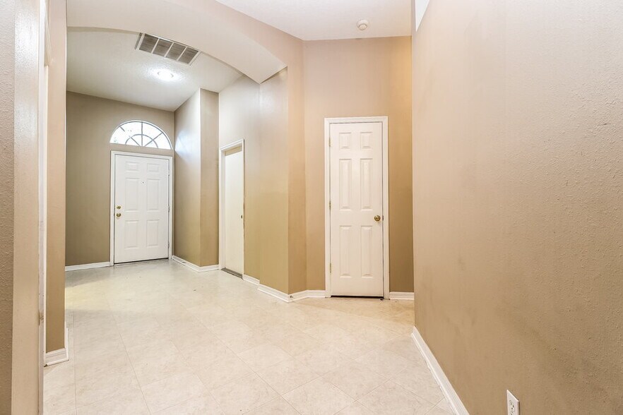 Building Photo - 1204 Pongo Ln