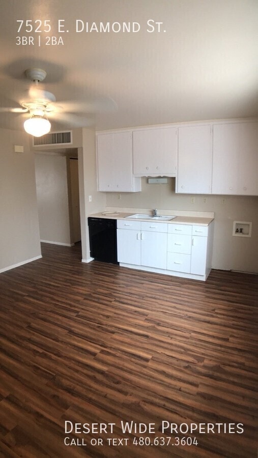 Building Photo - 7525 E Diamond St