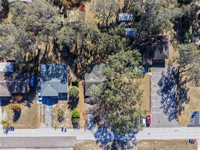 Building Photo - 213 S Bougainvillea Ave