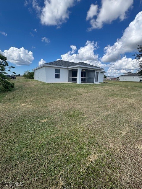 Building Photo - 2817 NE 4th Ave