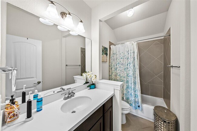 Building Photo - 5221 Cedro Elm Dr