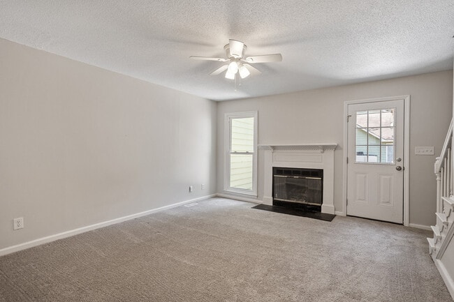 Building Photo - 516 Caprice Ct