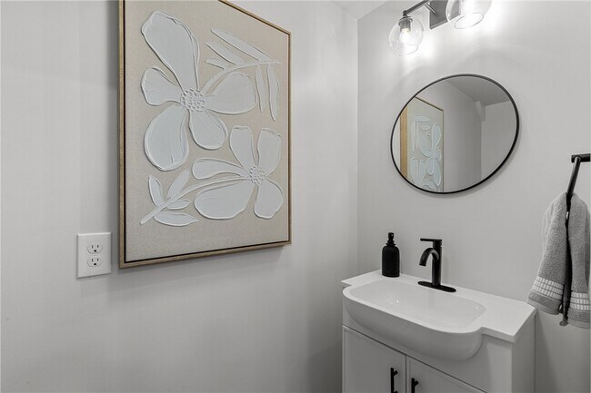 Building Photo - 169 S Union St