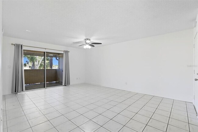Building Photo - 6118 Curry Ford Rd