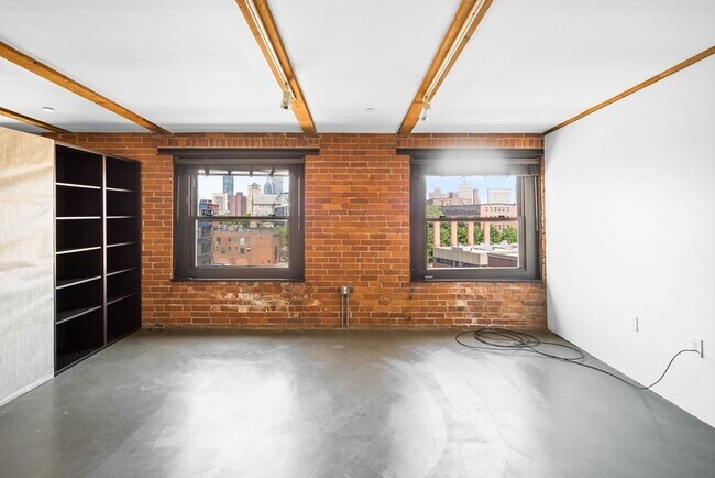 Building Photo - 90 Wareham St