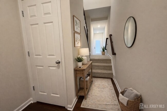 Building Photo - 616 Sadie Cir