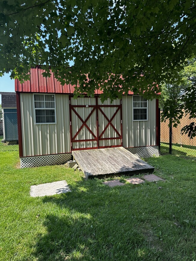 Building Photo - 224 Maher Dr