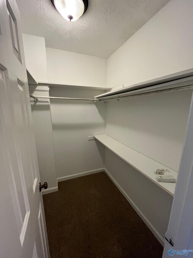 Building Photo - 2006 Lancaster Ave SW