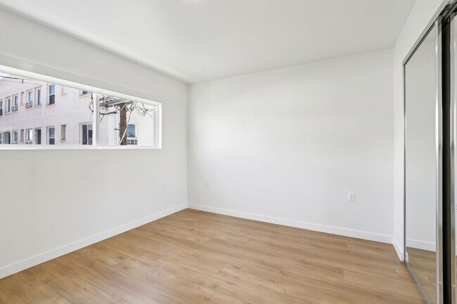 Building Photo - 1422 Tamarind Ave