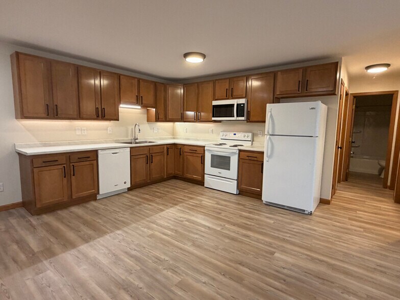 Building Photo - 1009 Boxelder Ave