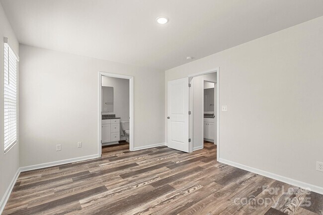Building Photo - 117 Dogwood Vlg Trl