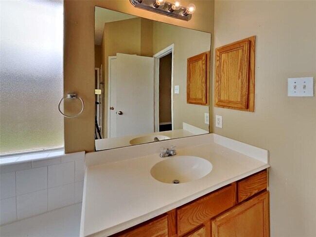 Building Photo - 14851 Dorray Ln