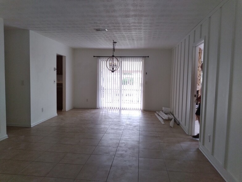 Building Photo - 4314 Coquina Dr
