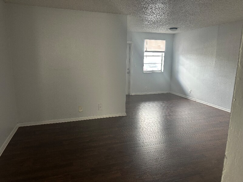 Building Photo - 5741 SW 36th Ct