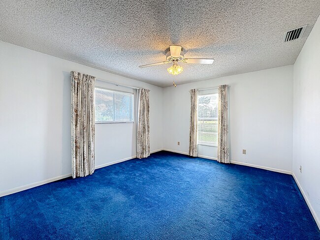 Building Photo - 13850 Co Rd 512