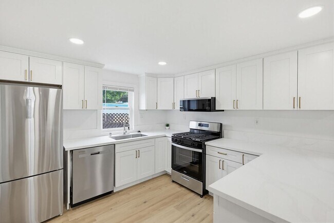 Building Photo - Brand new renovated 2+1 in Ocean Beach. Includes parking and laundry