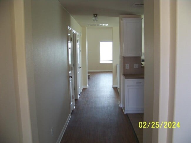 Building Photo - 440 Blackman Tr