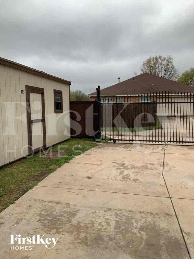 Building Photo - 219 Balsam Grove Cir