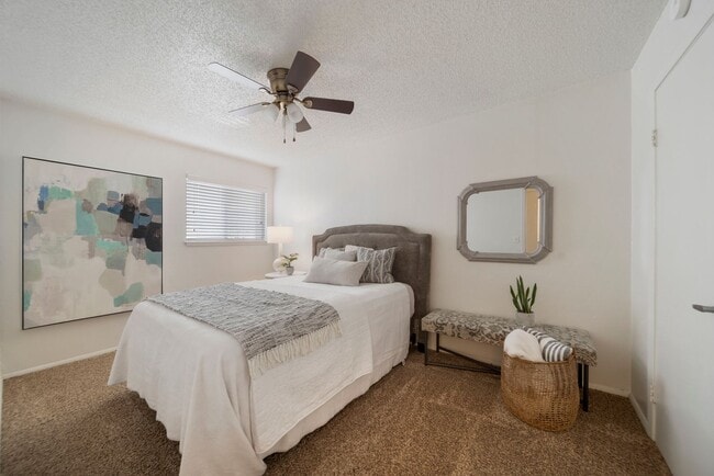 Building Photo - 2 bedroom / 1 bath. Limited-Time Offer: $600 Rent Credit (Applied Over First 3 Months)