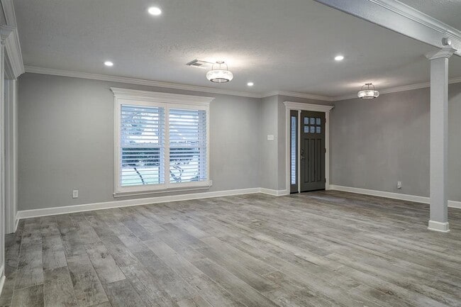 Building Photo - 1614 Droxford Dr