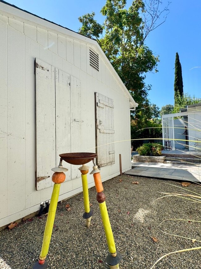 Building Photo - Available For 4+ Months!* Rare Find Furnished Saint Helena Gem, “Upper Tainter” 2 Bedrooms, 2 Bat...