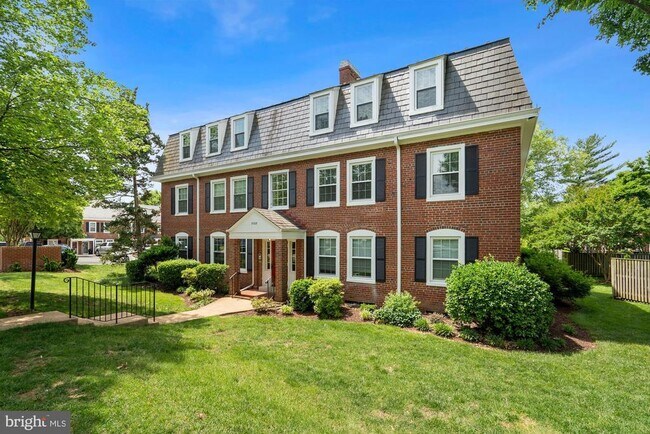 Building Photo - 3008 S Abingdon St