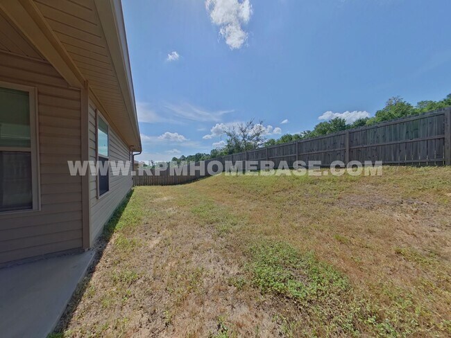 Building Photo - Available Now – Beautiful Rental Home in C...