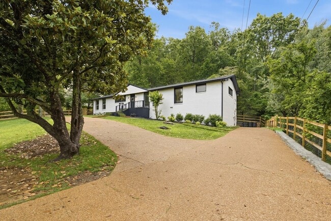 Building Photo - 6555 Brownlee Dr
