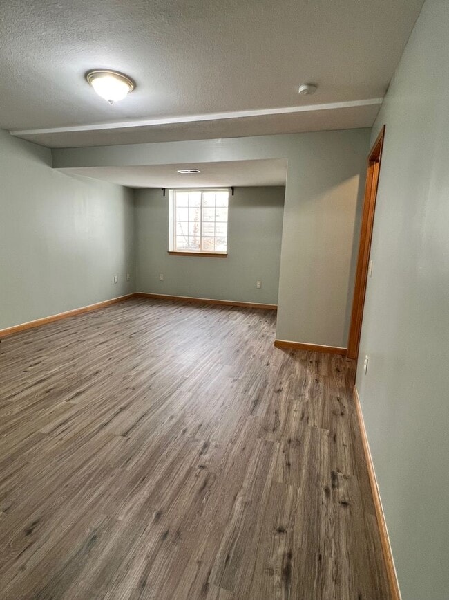 Building Photo - Your Next Home Awaits – Spacious, Updated & Move-In Ready!