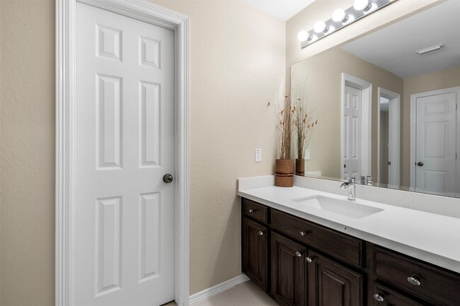 Building Photo - 3902 Lakeridge Canyon Dr