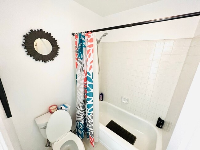 Building Photo - Simi Valley - 4 Bedroom 2.5 Bathroom - 10 ...