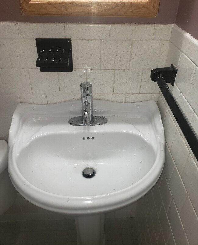 Bathroom Sink - 27 Pine St
