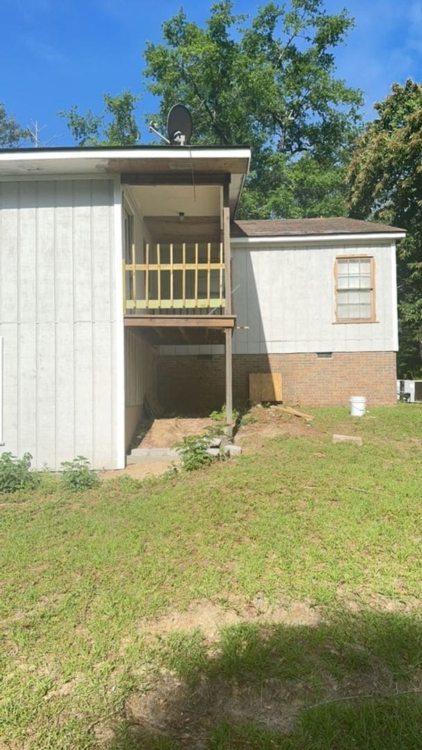 Building Photo - 1040 Fort Dale Rd