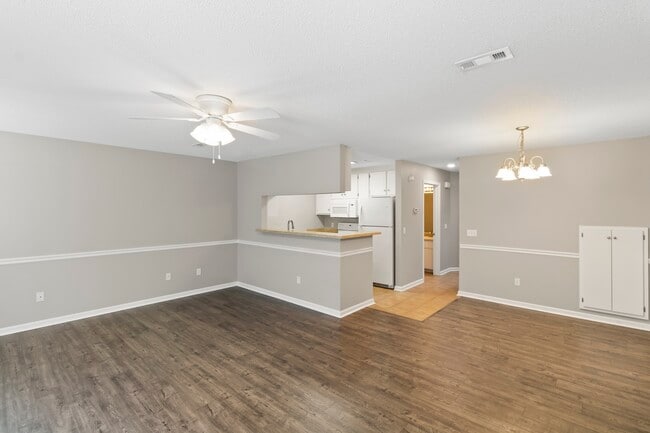 Building Photo - 304 Claremont Avenue