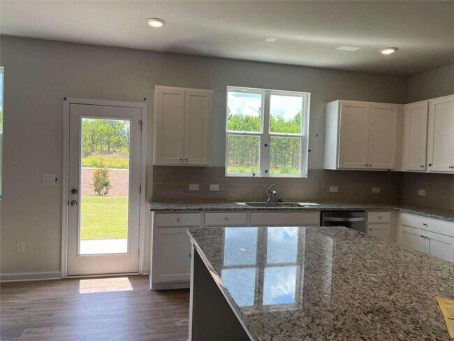 Building Photo - 420 Pt Pl Dr