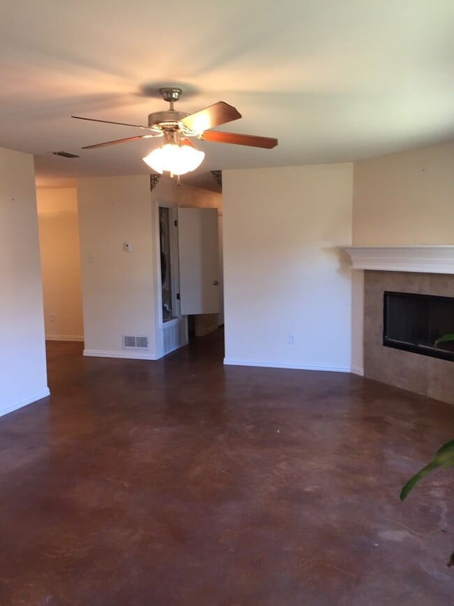 Building Photo - 1006 Jameson St